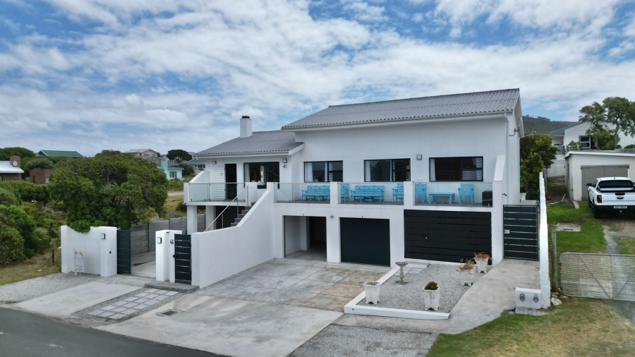 5 Bedroom Property for Sale in Gansbaai Central Western Cape